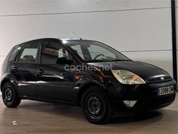 Negro Usado 2003 Ford Fiesta Trend Berlina | 3200 €