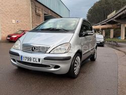 Gris / plata Usado 2003 Mercedes A160 Avantgarde Monovolumen | 3000 €