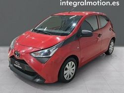 Usado 2022 Toyota Aygo X-play Utilitario | 12.500 € (Precio justo)
