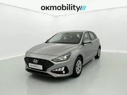 Shimmering silver Usado 2022 Hyundai i30 Classic | 13.320 € (Super precio)