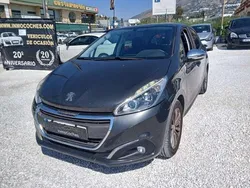 Gris Usado 2017 Peugeot 208 Style Utilitario | 8999 € (Precio justo)