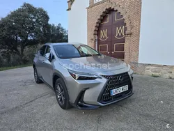 Gris / plata Usado 2022 Lexus NX450h+ Luxury Line SUV | 56.000 €