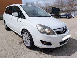 Blanco Usado 2012 Opel Zafira Family Monovolumen | 5999 € (Buen precio)