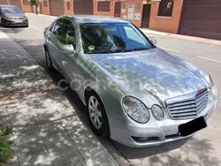 Gris / plata Usado 2007 Mercedes E200 Classic Berlina | 3500 €