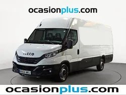 Blanco Usado 2023 Iveco Daily Berlina | 24.792 € (Buen precio)