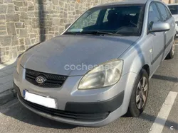 Gris / plata Usado 2006 Kia Rio Active Berlina | 3400 € (Super precio)