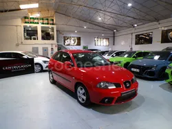 Rojo Usado 2008 Seat Ibiza Reference Berlina | 4990 € (Precio justo)