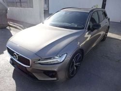 Gris Usado 2020 Volvo V60 R-Design Familiar | 29.890 € (Un poco caro)