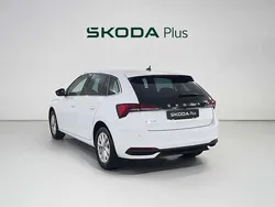 Blanco Usado 2025 Skoda Scala Selection Utilitario | 21.600 € (Un poco caro)