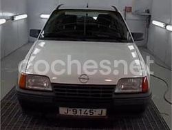 Blanco Usado 1986 Opel Kadett S Berlina | 2500 €