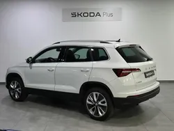 Blanco Nuevo 2024 Skoda Karoq SUV | 30.800 € (Precio justo)