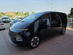Negro Usado 2023 Hyundai Staria Van | 32.900 €