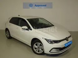 Blanco Usado 2022 VW Golf VIII Life Berlina | 24.900 € (Un poco caro)