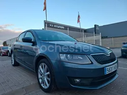 Verde Usado 2014 Skoda Octavia Ambition Berlina | 6799 € (Precio justo)