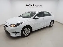Blanco Usado 2024 Kia Ceed Berlina | 19.900 € (Precio justo)