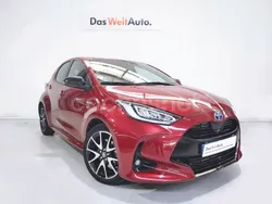 Granate Usado 2020 Toyota Yaris Hybrid Plus Berlina | 20.490 € (Precio justo)