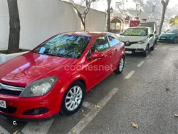 Rojo Usado 2007 Opel Astra GTC Enjoy Berlina | 2700 €