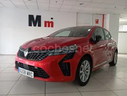 Rojo Usado 2024 Renault Clio V Equilibre Berlina | 17.900 € (Buen precio)