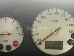 Violeta / lila Usado 2000 Ford Fiesta Trend Utilitario | 2200 €