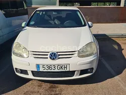Blanco Usado 2009 VW Golf VI Highline Berlina | 4450 € (Buen precio)