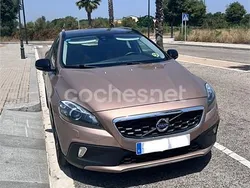 Beige Usado 2015 Volvo V40 CC Momentum Familiar | 16.500 € (Caro)