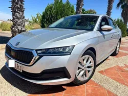 Gris / plata Usado 2021 Skoda Octavia Ambition Berlina | 17.400 € (Precio justo)