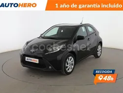 Negro Usado 2023 Toyota Aygo Play Utilitario | 16.499 € (Precio justo)
