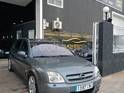 Gris / plata Usado 2004 Opel Signum Familiar | 3000 €