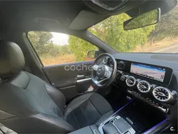 Gris / plata Usado 2019 Mercedes B180 Monovolumen | 27.500 € (Caro)