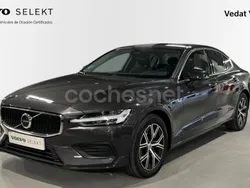Gris / plata Usado 2023 Volvo S60 Core Berlina | 36.900 € (Un poco caro)