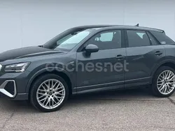 Gris / plata Usado 2024 Audi Q2 Ambiente SUV | 34.650 € (Un poco caro)