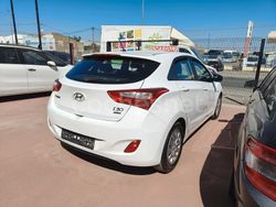 Blanco Usado 2016 Hyundai i30 Berlina | 8900 € (Precio justo)