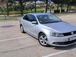 Gris / plata Usado 2013 VW Jetta Advance Berlina | 6999 € (Buen precio)