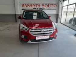 Granate Usado 2018 Ford Kuga Titanium SUV | 15.990 € (Un poco caro)