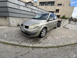 Usado 2006 Renault Scénic II Authentique Monovolumen | 2550 € (Precio justo)