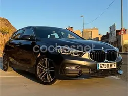 Gris / plata Usado 2021 BMW 118 Comfort Edition Utilitario | 20.499 € (Un poco caro)