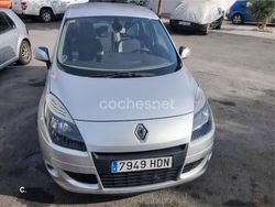 Gris / plata Usado 2011 Renault Scénic III Monovolumen | 6000 € (Precio justo)