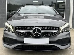Gris / plata Usado 2017 Mercedes CLA180 AMG line Berlina | 19.750 € (Precio justo)