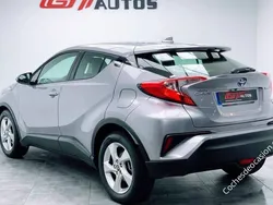 Plata Usado 2018 Toyota C-HR Business Edition SUV | 22.990 € (Precio justo)