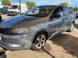 Gris / plata Usado 2013 Skoda Rapid Active Berlina | 6900 €