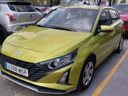 Amarillo Usado 2024 Hyundai i20 Berlina | 16.490 € (Precio justo)