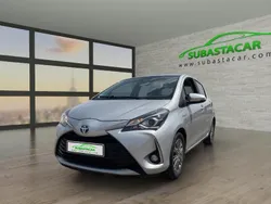Gris Usado 2019 Toyota Yaris Hybrid Active Utilitario | 12.562 € (Super precio)