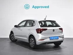 Gris plata Usado 2024 VW Polo Life Berlina | 20.900 € (Precio justo)
