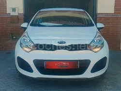 Blanco Usado 2014 Kia Rio Berlina | 8390 € (Precio justo)