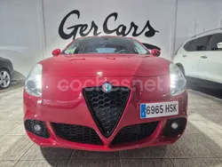 Rojo Usado 2013 Alfa Romeo Giulietta Distinctive Utilitario | 8495 €