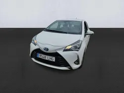 Blanco Usado 2020 Toyota Yaris Hybrid Active Utilitario | 16.300 € (Buen precio)
