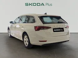 Blanco Usado 2021 Skoda Octavia Ambition Familiar | 19.990 € (Precio justo)