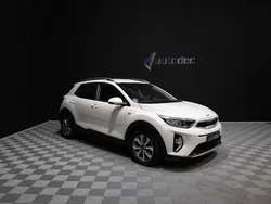 Blanco Usado 2024 Kia Stonic SUV | 15.490 € (Buen precio)