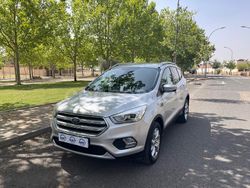 Gris / plata Usado 2018 Ford Kuga Trend SUV | 9999 € (Precio justo)