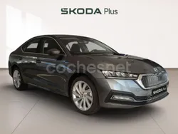 Gris / plata Nuevo 2025 Skoda Octavia Selection Berlina | 30.200 € (Super precio)